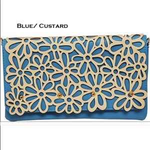 💎Daisy Pattern Cut Out Clutch/Crossbody💎